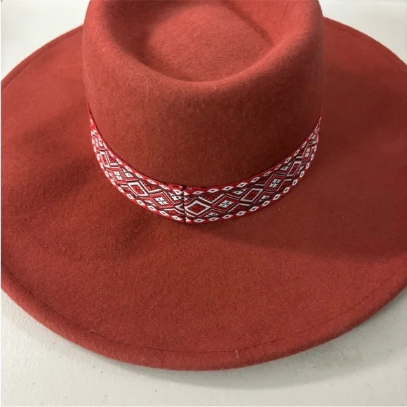 Universal Thread Rust Hat with Patterned Band - Picture 4 of 7